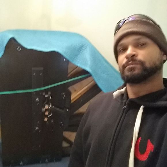 Meet your Posher, Mike mike - Picture 1 of 1